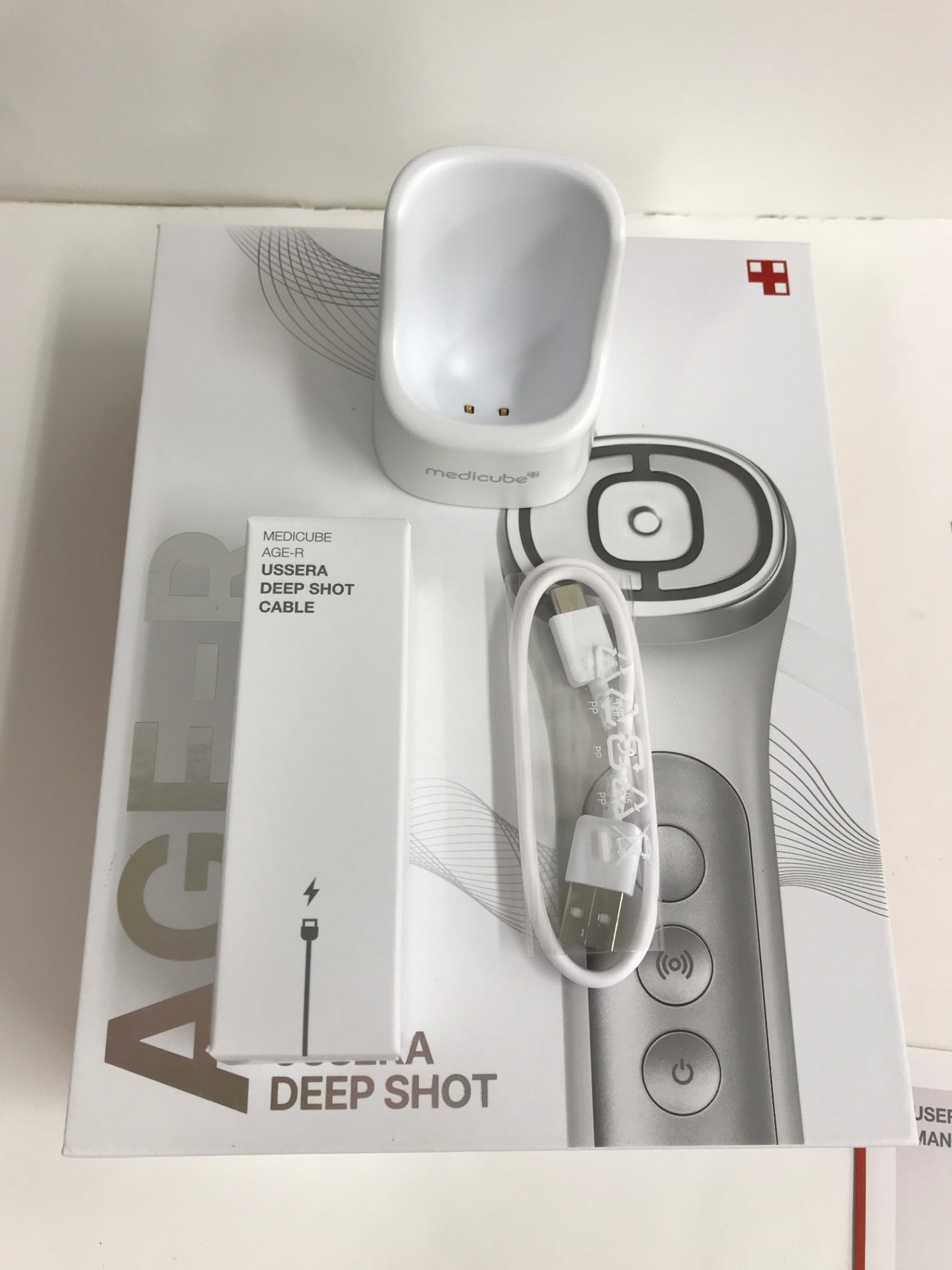 medicube メディキューブ AGE-R ユーセラディープショット ME-USSERA-01 家庭用美容器