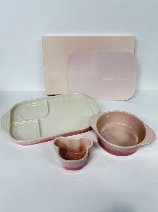 C992 D LE CREUSET ル・クルーゼ ベビー 皿マルチプレート & ラムカン ベビー・ディッシュ ベビー・マグカップ 3点セット ミルキーピンク