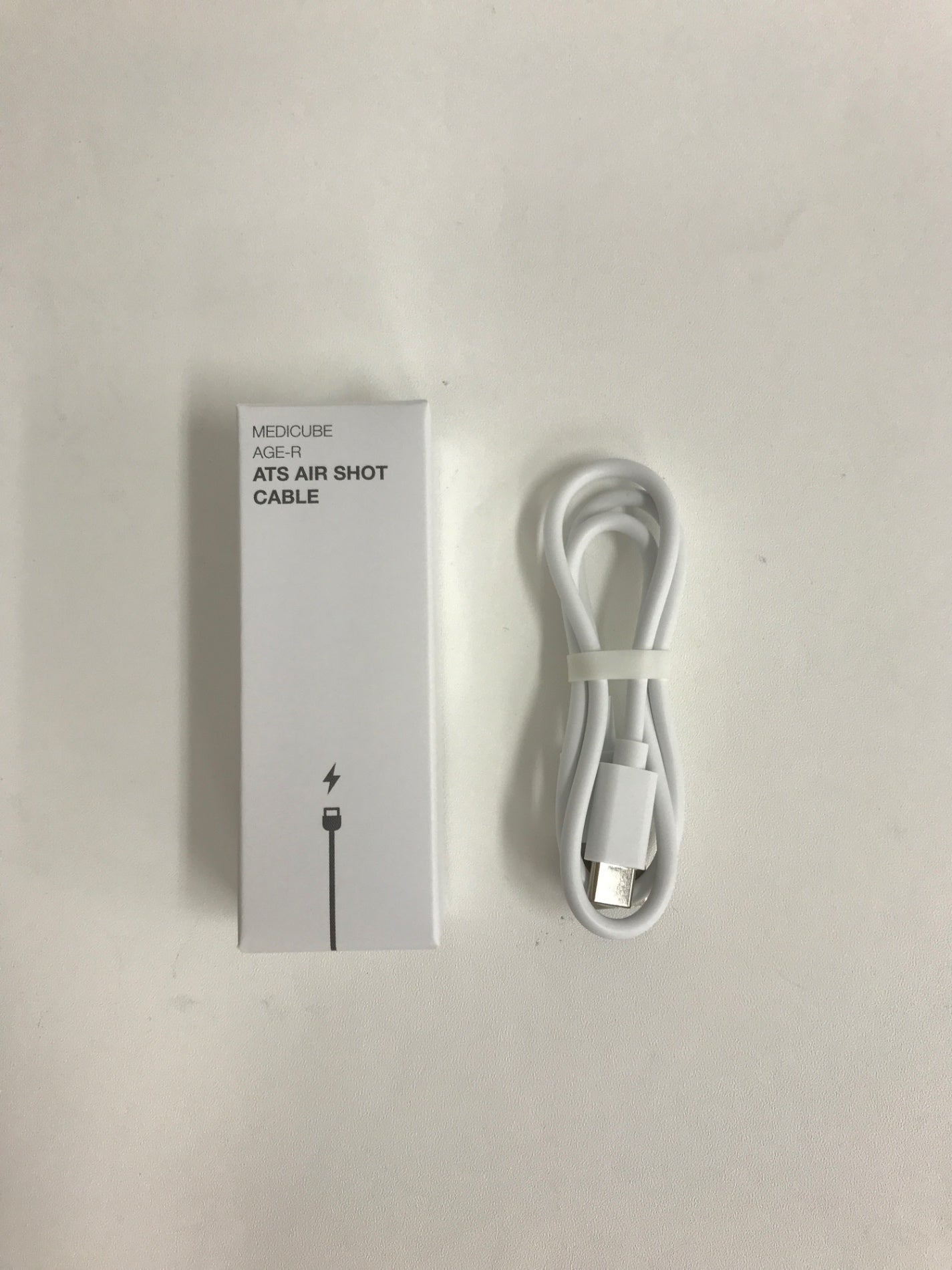 C947 medicube メディキューブ 家庭用美容器 ME-ASHT-01 ダーマエアショット AGE-R