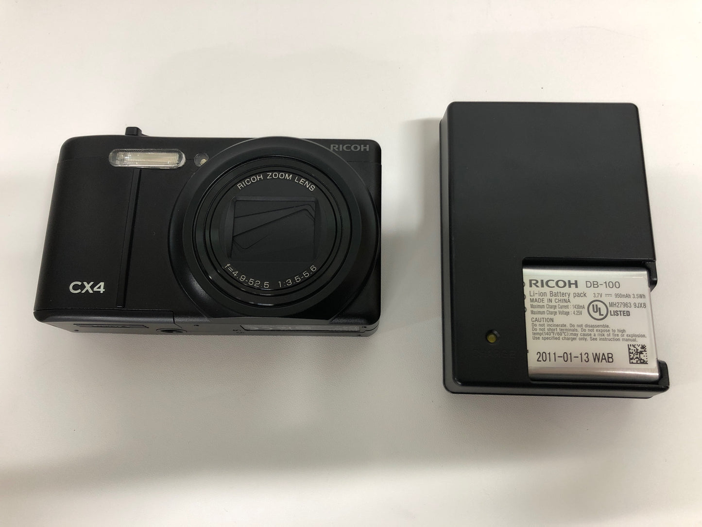 C640 D RICOH デジタルカメラ CX4 ブラック CX4BK 1000万画素裏面照射CMOS 光学10.7倍ズーム 広角28mm 3.0型液晶 高速連写 箱なし