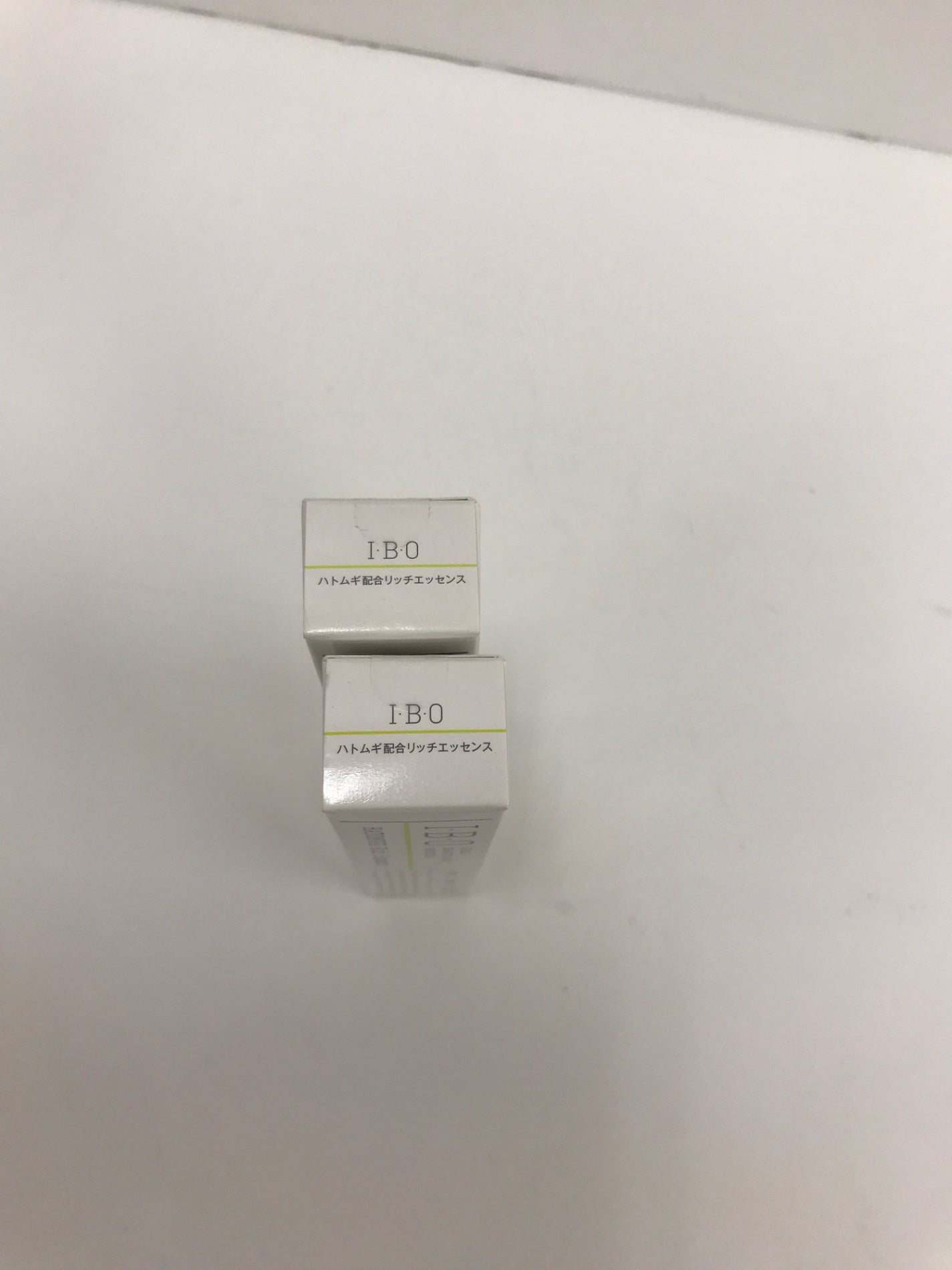 C320 K ★ I・B・O ハトムギ配合リッチエッセンス つるんとした肌に導く部分用美容液 15g 2個セット