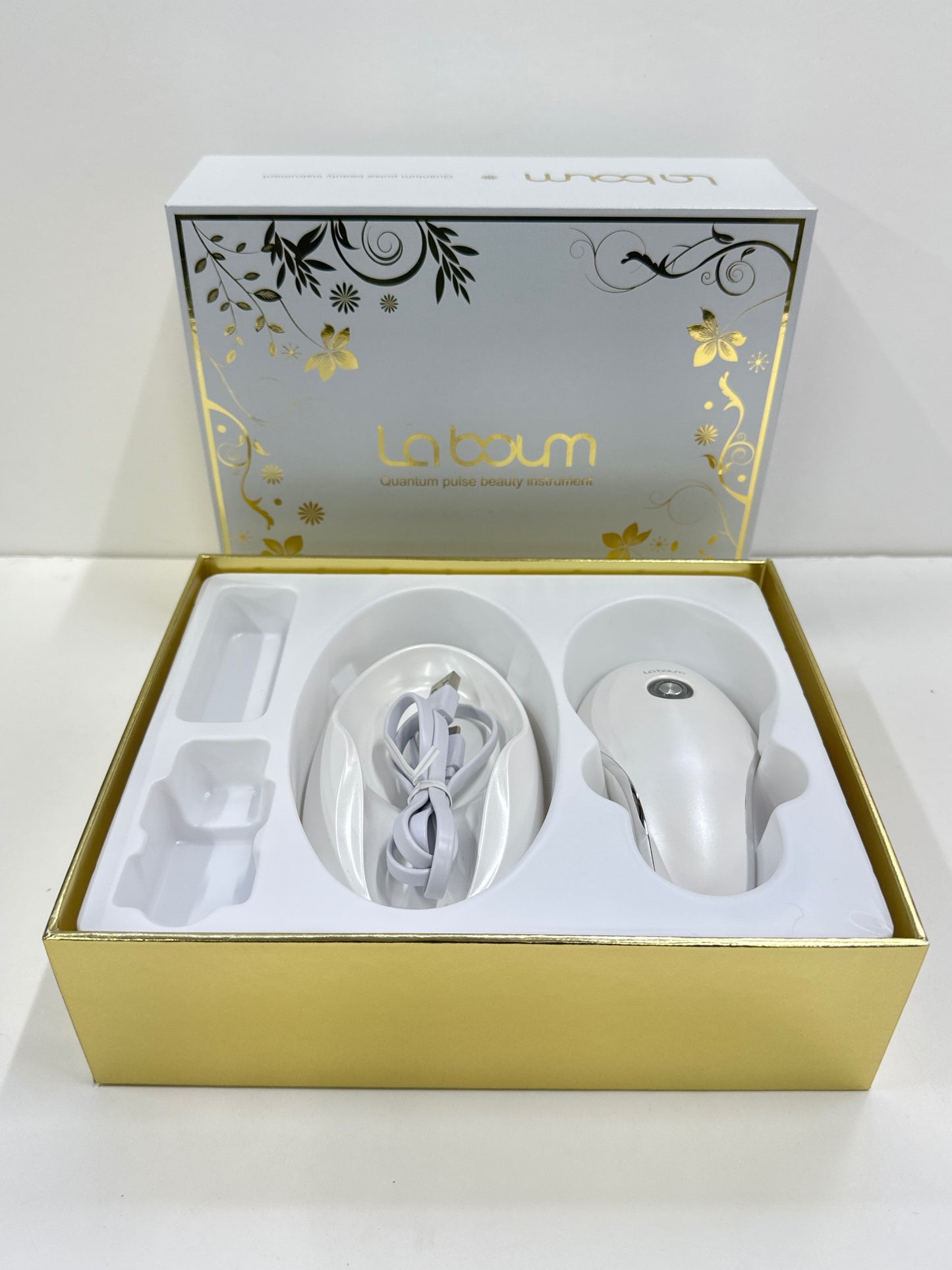 C698 D LA BOUM ラボン Quantum pulse beauty instrument 美顔器【X】