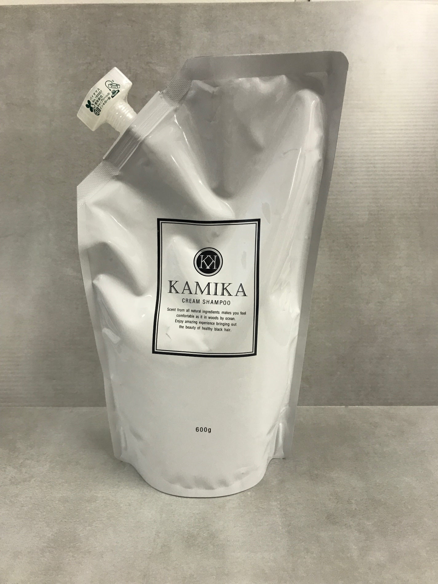 C165 KAMIKA カミカ オールインワンクリームシャンプー 頭皮ケア・ダメージケア・フケ、かゆみ予防 600g