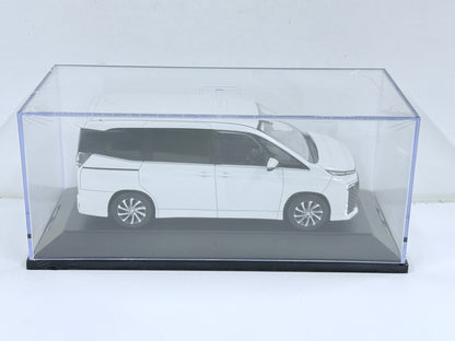 VOXY トヨタ 1/30 オフィシャルミニカー 新型 ヴォクシー VOXY カラーサンプル ホワイトパールクリスタルシャイン 070
