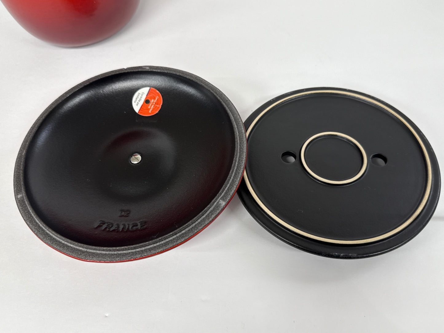 D ルクルーゼ LE CREUSET ココット・エブリィ 18cm ナツメグ 21110-180-21 インナーリッド付 チェリーレッド