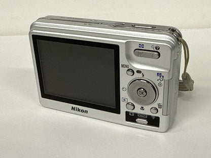 C999 Nikon ニコン COOLPIX S2 オールドコンデジ コンパクトデジタルカメラ 500万画素