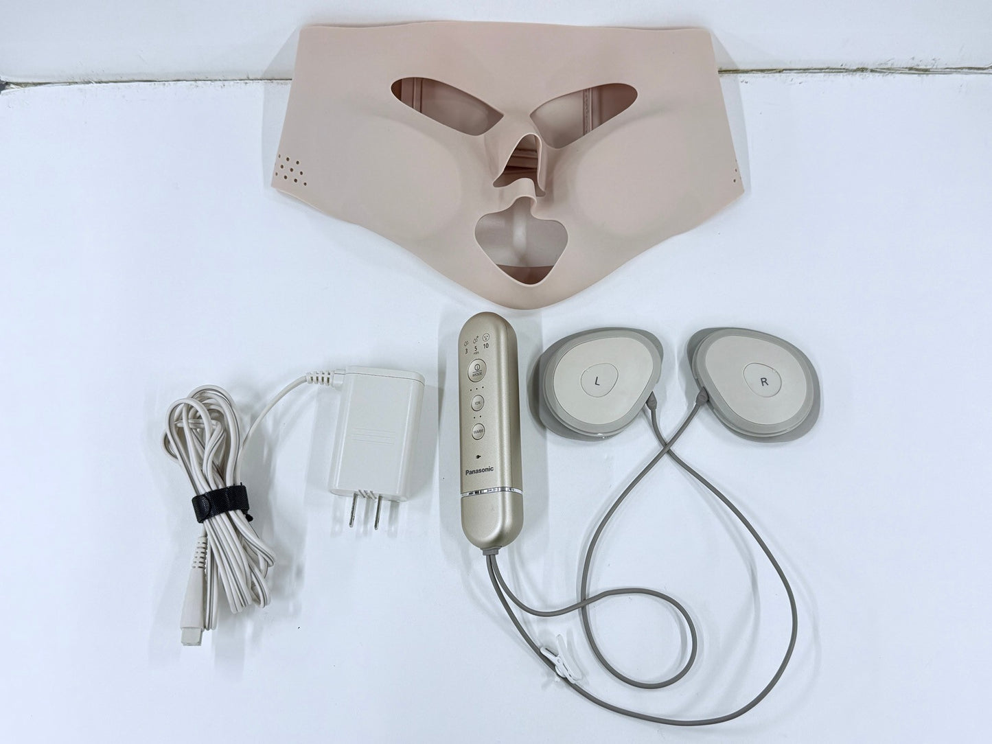 C522 パナソニック Panasonic マスク型イオン美顔器 イオンブースト EH-SM50【S】