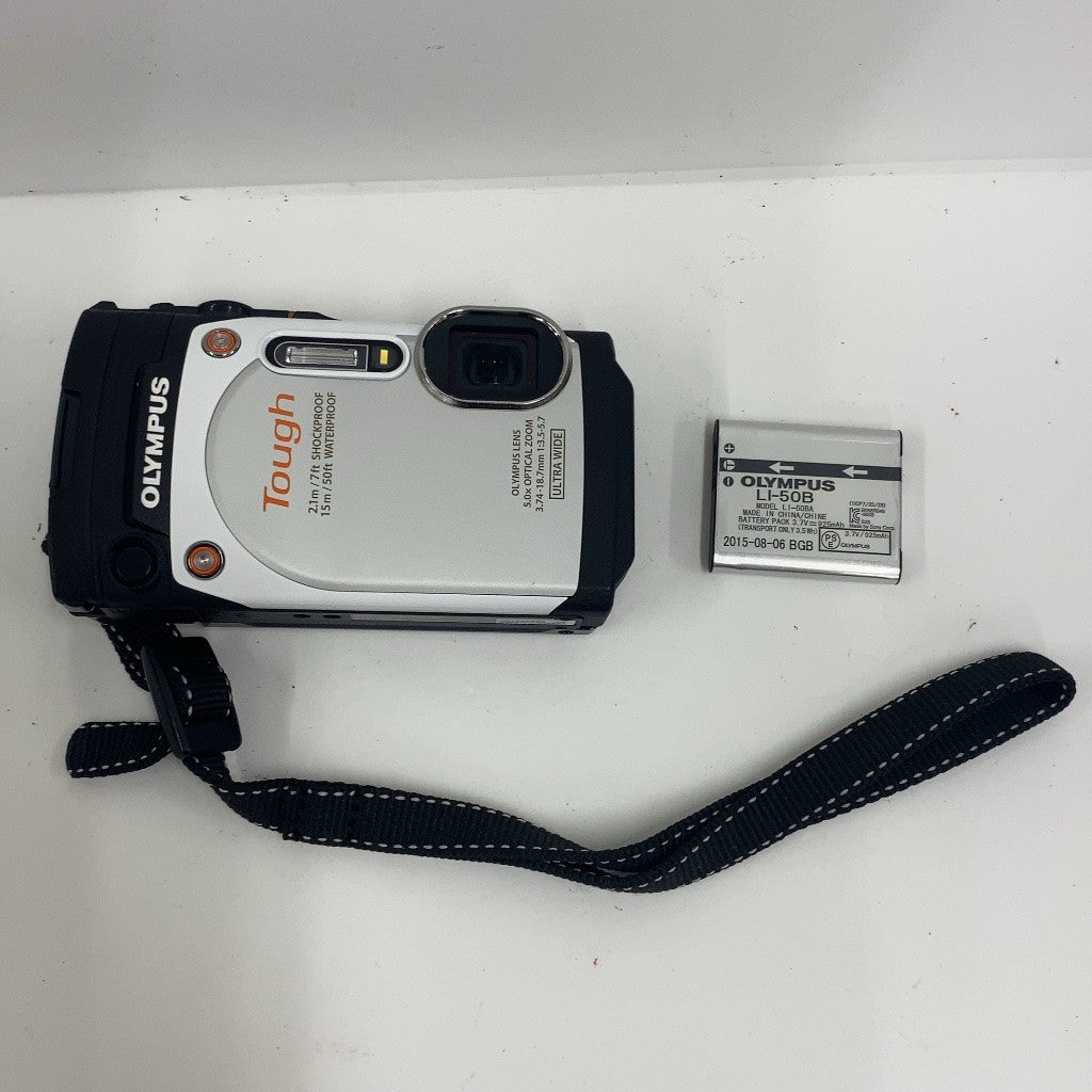 C90N D OLYMPUS デジタルカメラ STYLUS TG-860 Tough ホワイト 防水性能15ｍ 可動式液晶モニター TG-860 WHT