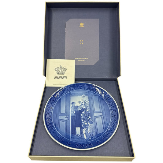 CH98 D ROYAL COPENHAGEN ロイヤルコペンハーゲン イヤープレート 2024年版 CHRISTMAS ANTICIPATION 直径約18cm ブルー 限定クリスマス記念プレート