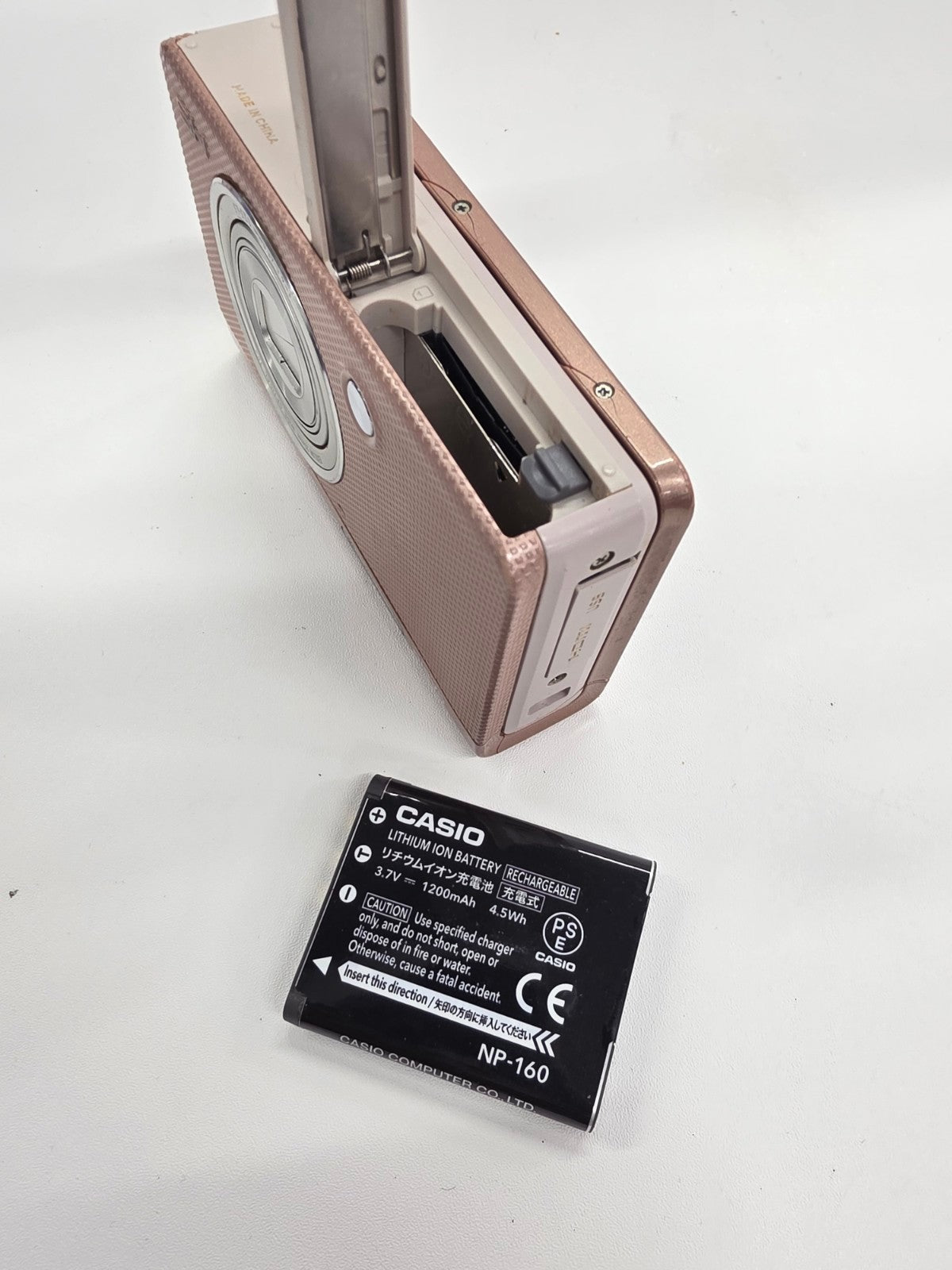 CU36 CASIO デジタルカメラ EXILIM EXZR50PK 1610万画素 自分撮りチルト液晶 メイクアップトリプルショットEX-ZR50PK ピンク