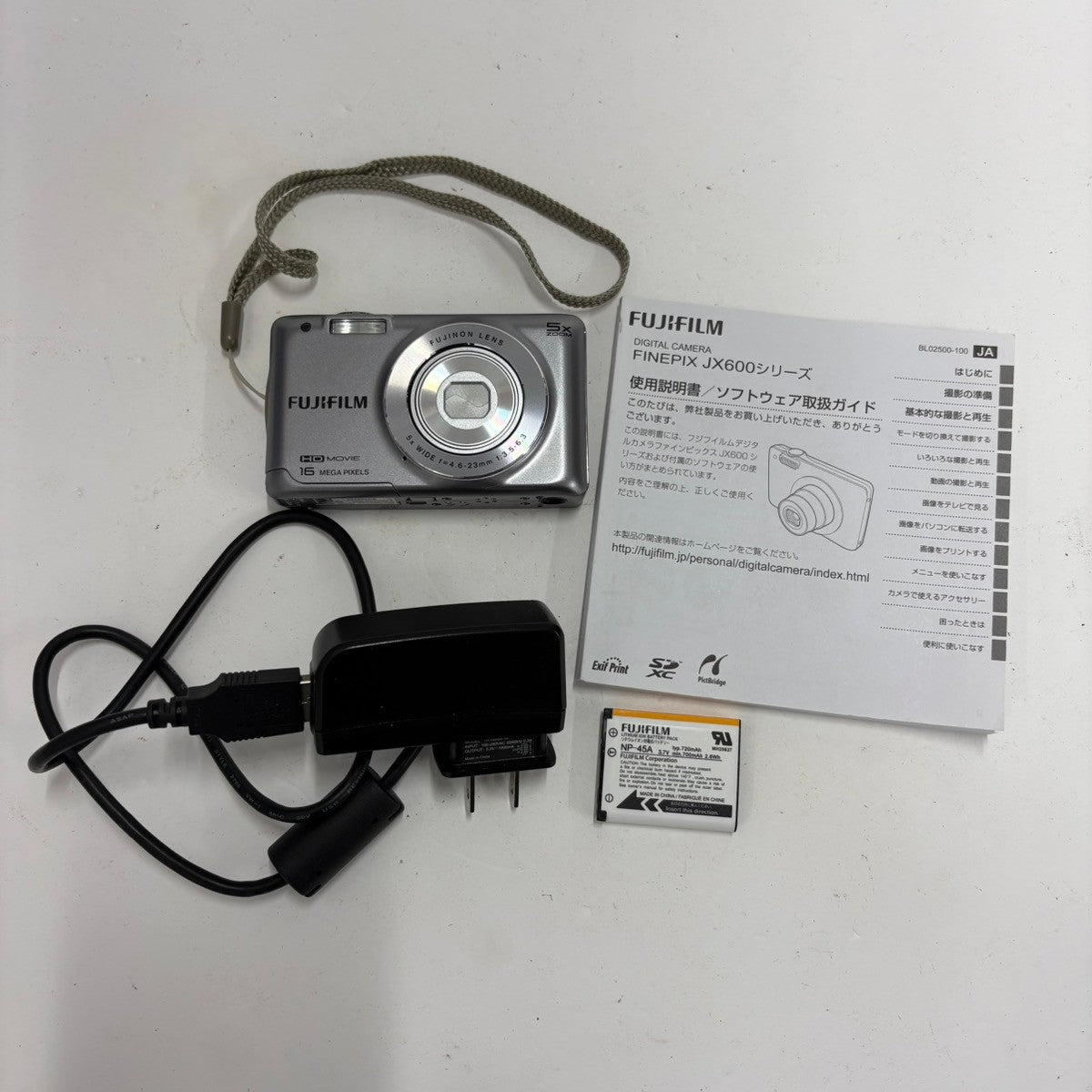 C84J FUJIFILM フジフイルム デジタルカメラ FX-JX690S　シルバー