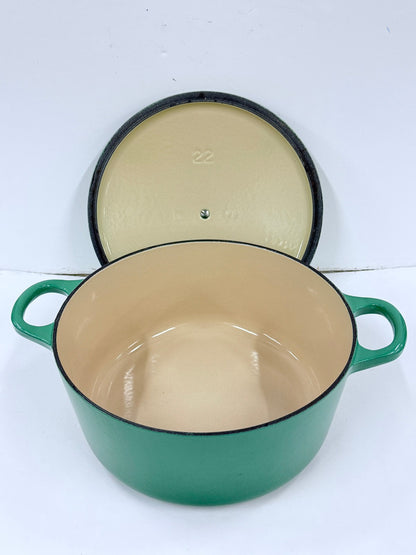 LE CREUSET ル・クルーゼ ココットロンド 両手鍋 22cm ライトグリーン 廃盤色