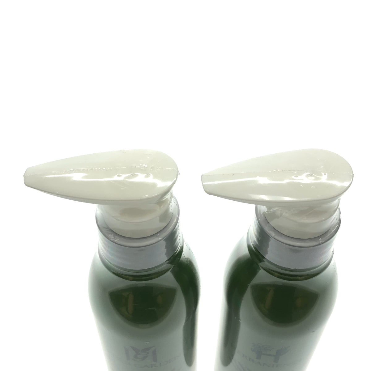 Z000 さくらの森 ハーブガーデンシャンプー 300mL & ハーバニエンスシャンプー 300mL 計2本セット　ラスト1点！