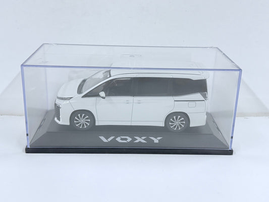 VOXY トヨタ 1/30 オフィシャルミニカー 新型 ヴォクシー VOXY カラーサンプル ホワイトパールクリスタルシャイン 070