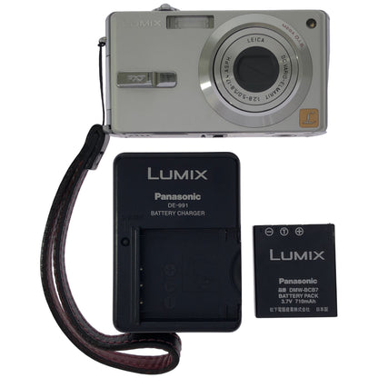 Z000 Panasonic  DMC-FX7 シルバー　ラスト1点！