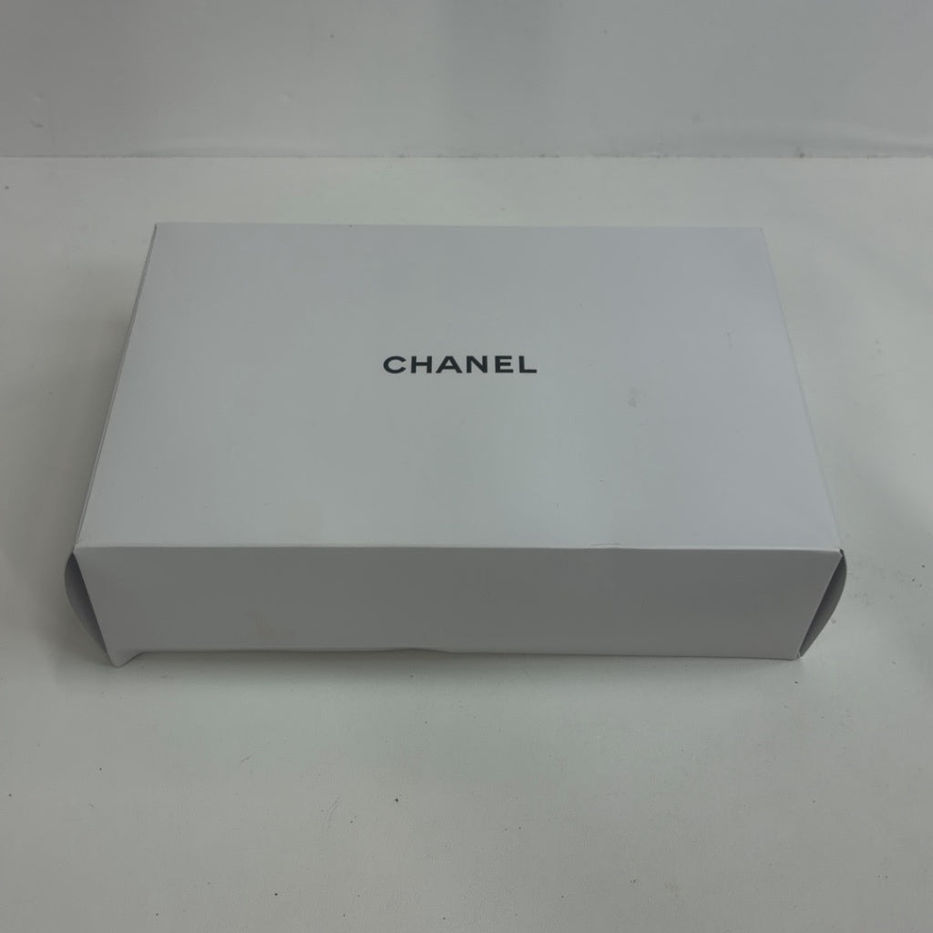 CHP8 CHANEL シャネル　ホワイト ポーチ （ビューティコレクションセットのポーチのみ）