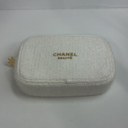 CHP8 CHANEL シャネル　ホワイト ポーチ （ビューティコレクションセットのポーチのみ）