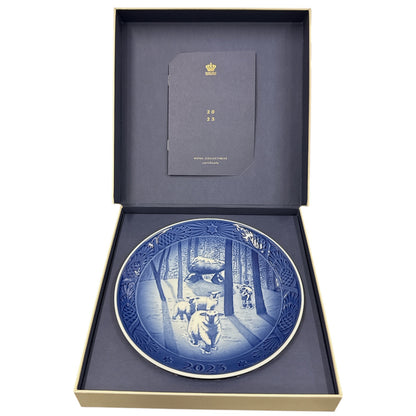 CH97 D ROYAL COPENHAGEN ロイヤルコペンハーゲン イヤープレート 2023年版 CHRISTMAS TIME IN THE FOREST ブルー